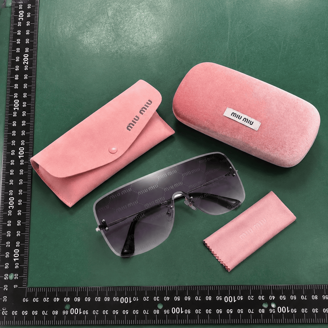 Oakley Sunglasses QC: Inspect Lens Edges and Temple Marks