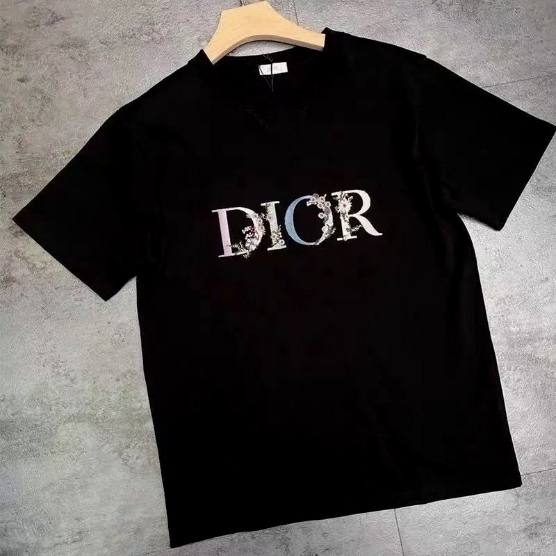 Dior Black T-Shirt in Casual Streetwear Style Review: Bench-Tested at $4.33